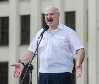 Лукашенко заявил о защите границы на случай "неадекватных действий" Киева