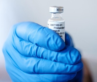 Россия предлагает производить COVID-вакцину в Украине