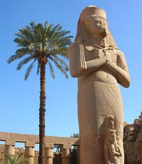 В Египте нашли известняковую статую Аменхотепа III