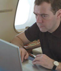 Зачем экс-президент Медведев читает блог Медведчука?