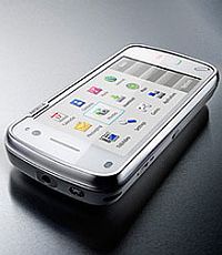 Начался прием заказов на флагманский мультимедийный смартфон Nokia