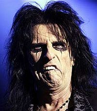 Элис Купер предложил отрубить головы Motley Crue (видео)