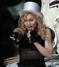 В сеть утекли еще 14 песен Мадонны
