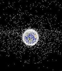 Вокруг Земли вращаются тысячи фрагментов космического мусора