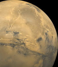 Существование на Марсе водных ручьев и рек маловероятно - ученый