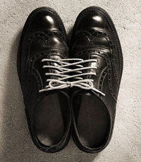 Обувь с самозавязывающимися шнурками соберет энергию при ходьбе