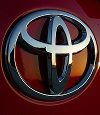 Toyota запускает необычный электротрайк (видео)