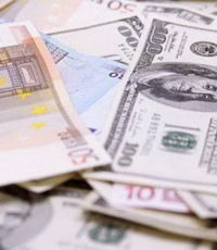 Межбанк закрылся долларом по 11,96 гривен