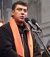 Порошенко посмертно наградил Немцова орденом Свободы