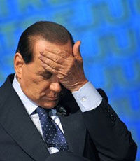 Берлускони поскользнулся в ванне и ушиб голову