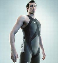 Создан самый быстрый плавательный костюм