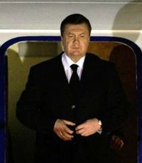 Янукович в феврале посетит Туркменистан и Польшу