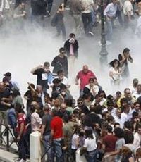 В Греции против демонстрантов пустили газ