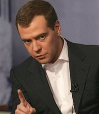 Медведев пообещал ЕС симметричный ответ на новые санкции против РФ