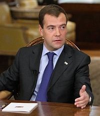 Медведев: Украина обязана выполнять контракты