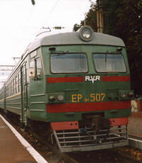 В Запорожской области Мерседес врезался в локомотив