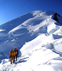 Заблокированные на горе Монблан украинские альпинисты спасены