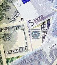Межбанк закрытие: евро незначительно вырос