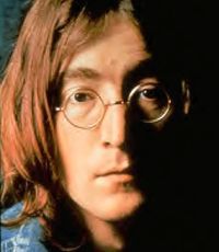 Прядь волос Джона Леннона была продана за $35 тыс.