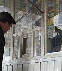 Владельцы демонтируемых в Киеве киосков устроили стычку с правоохранителями