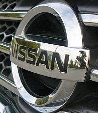 Светящийся электрокар Leaf от Nissan (видео)