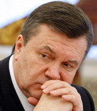 Янукович уволил двух замов Могилева