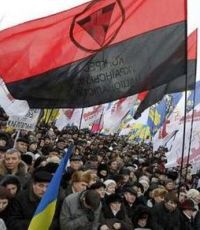 ВО «Свобода» проводит «Марш защиты украинцев» в центре Львова
