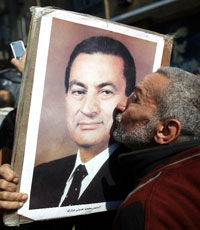 В больнице Каира опровергли смерть Мубарака