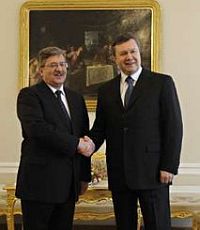 Янукович и Коморовский встретятся в понедельник