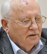 Горбачев решил реанимировать свою бывшую партию