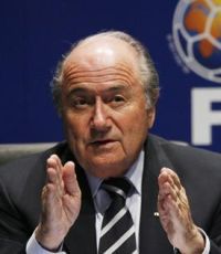 Блаттер выдвинул свою кандидатуру на пост главы ФИФА на новый срок