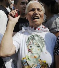 Около 200 сторонников Тимошенко собрались у суда