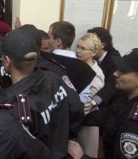 Милиция вывела всех депутатов из зала Печерского суда
