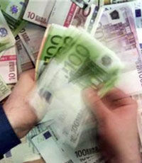 Межбанк закрылся снижением котировок по доллару и евро