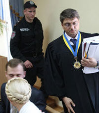 Суд возобновил рассмотрение дела Тимошенко