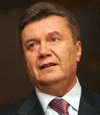 Янукович требует обеспечить каждого украинца питьевой водой