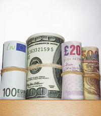 Доллар и евро удерживают позиции на межбанке