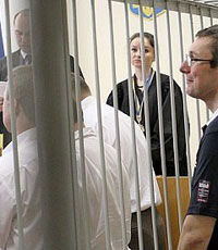 Защита Луценко ожидает приговор до конца года
