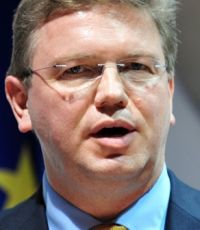 Еврокомиссар Фюле положительно оценил новый закон Украины об общественных объединениях
