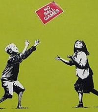 Граффити Бэнкси «Игры с мячом запрещены» пустят с молотка