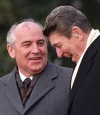 Геращенко просит запретить въезд Горбачеву в ЕС