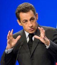 Саркози проведет день со своим миллионным подписчиком в Facebook