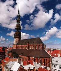 Латвия заявляет о выходе из кризиса и снижает налоги