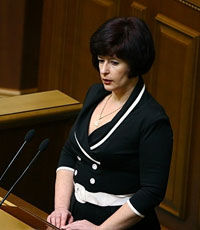 Лутковская призвала Раду скорее законодательно позволить беженцам проголосовать на выборах