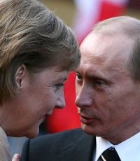 Путин в разговоре с Меркель назвал главным на Украине прекращение насилия