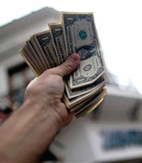 Курс доллара снизился на открытии межбанка