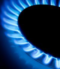Кабмин отложил на месяц решение о ценах на газ для населения и ТКЭ