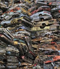 Порошенко подписал закон о снижении акциза на импортные б/у автомобили