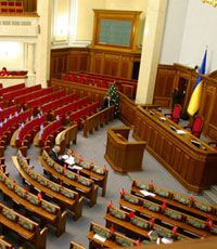 Половина украинцев не знает, кто избран в Раду по их округу