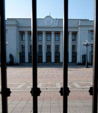 Рада одобрила введение особого порядка в отдельных районах Донбасса после внеочередных местных выборов